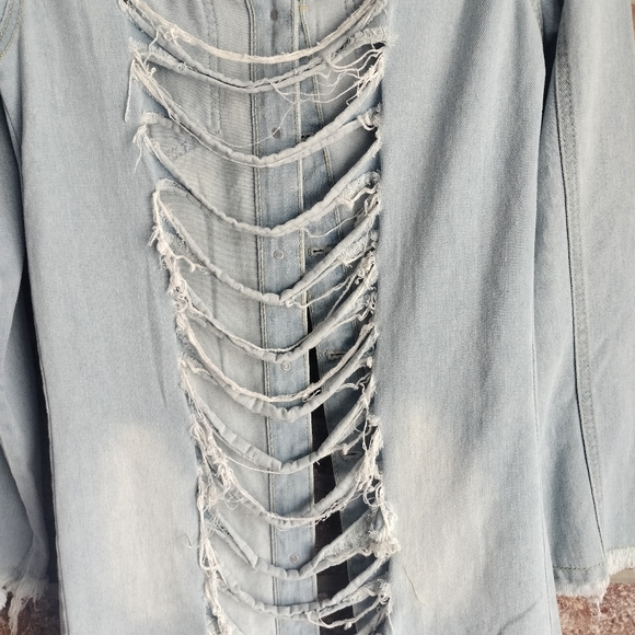 Size Large Denim Jacket - Picture 6 of 7